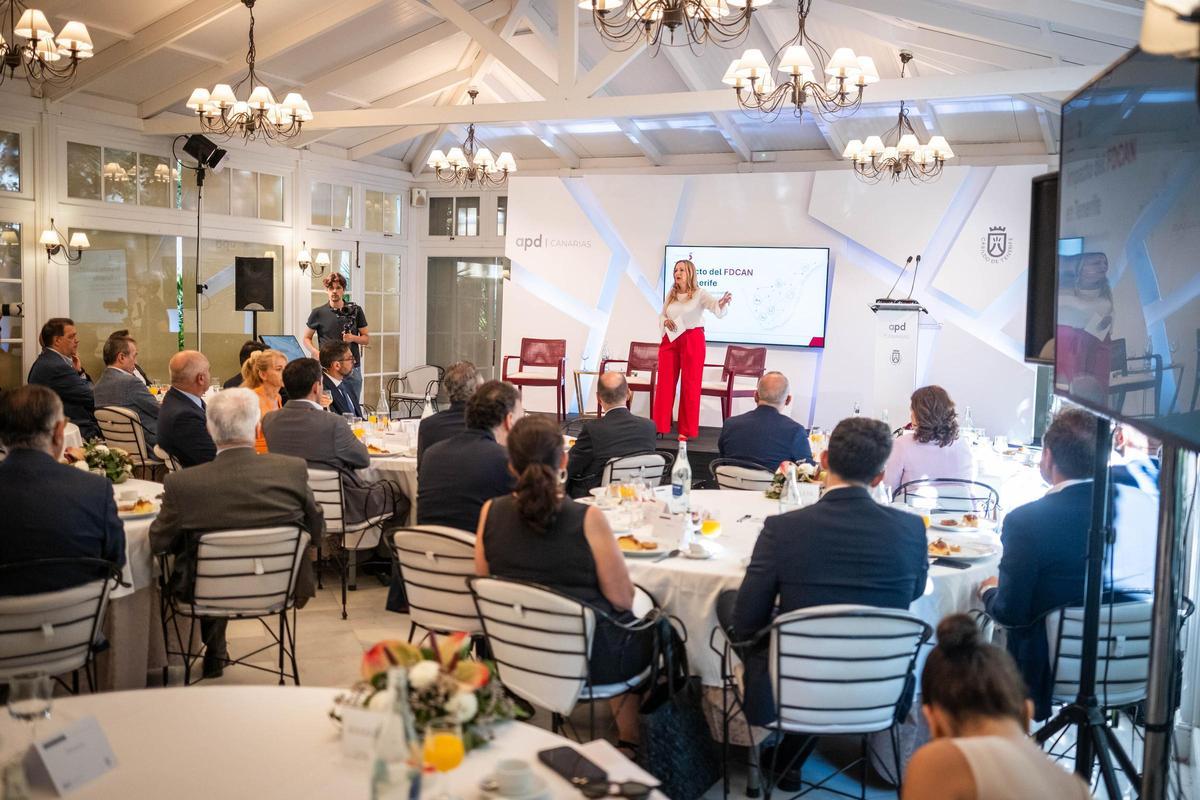 Desayuno coloquio 'De la inversión al impacto: la transformación de Tenerife'
