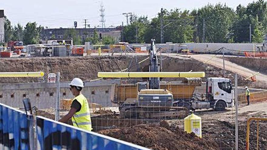 Les obres a la zona de la futura clínica, a la carretera Barcelona.