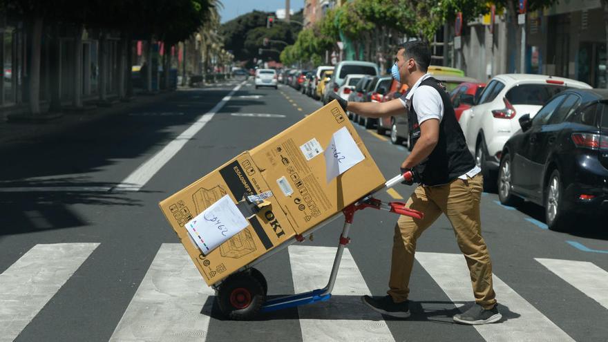 El sector de la distribución en Canarias pide que todo el comercio abra en la fase I