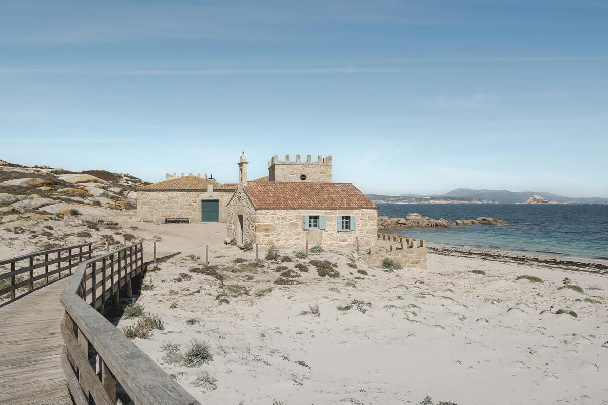 Capilla-taberna de la isla de Sálvora.