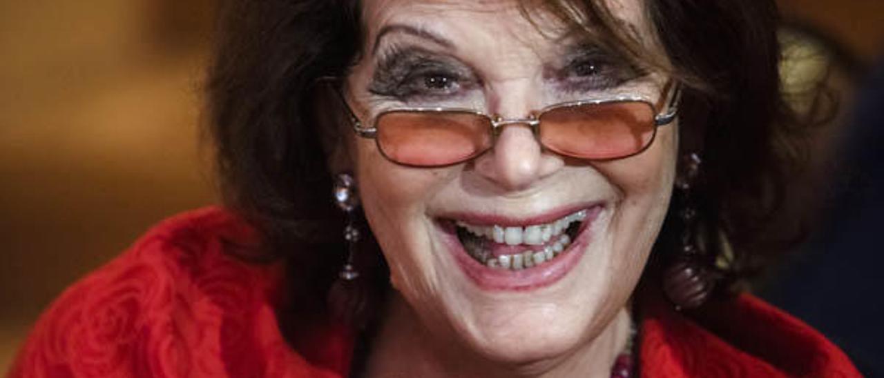 Claudia Cardinale: &quot;Yo también le hubiera dado el Premio Nobel  a Bob Dylan&quot;