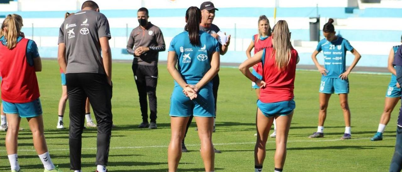 El Granadilla preparó la visita al Sevilla con entrenamientos en el estadio Los Cuartos, de La Orotava.