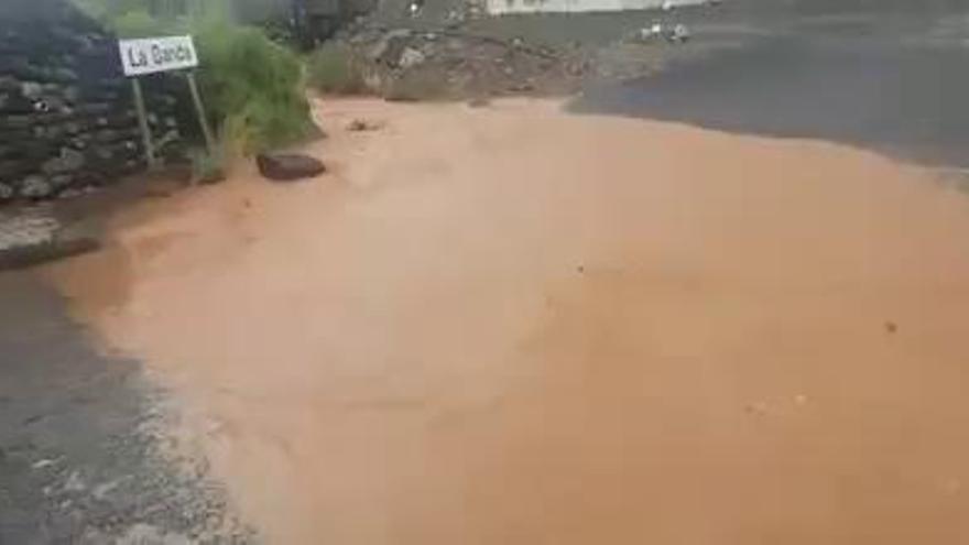 Así corre el agua por los barrancos