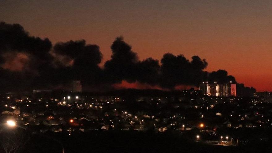Última hora de la guerra en Ucrania, en directo | Un ataque con drones causa un incendio en un aeródromo ruso cercano a Ucrania
