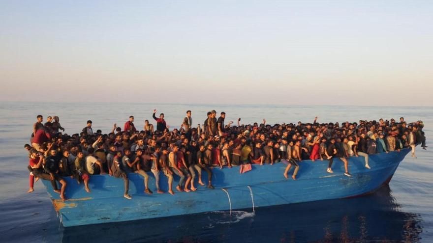 Operaciones de búsqueda, centros de deportación y detenciones: el Parlamento Europeo da luz verde al reglamento de retornos