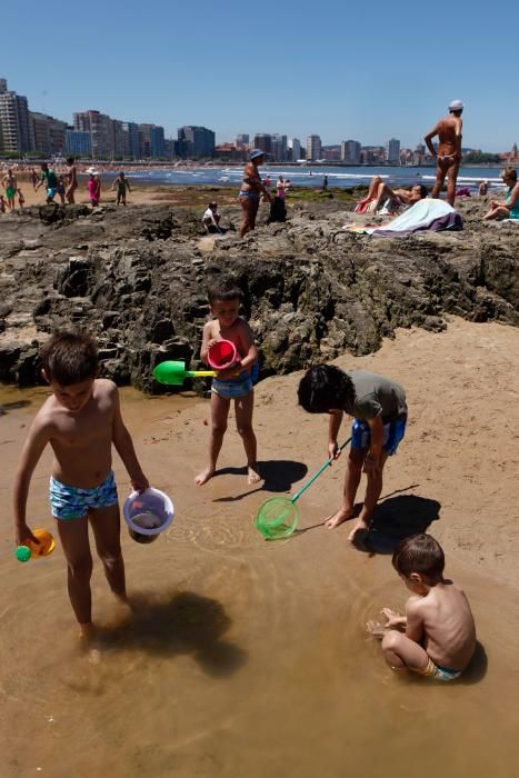 Jornada de sol y playa en Asturias