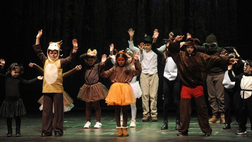 Doble jornada de teatro escolar en homenaje a Olimpio Arca Caldas | BERNABÉ/JAVIER LALÍN