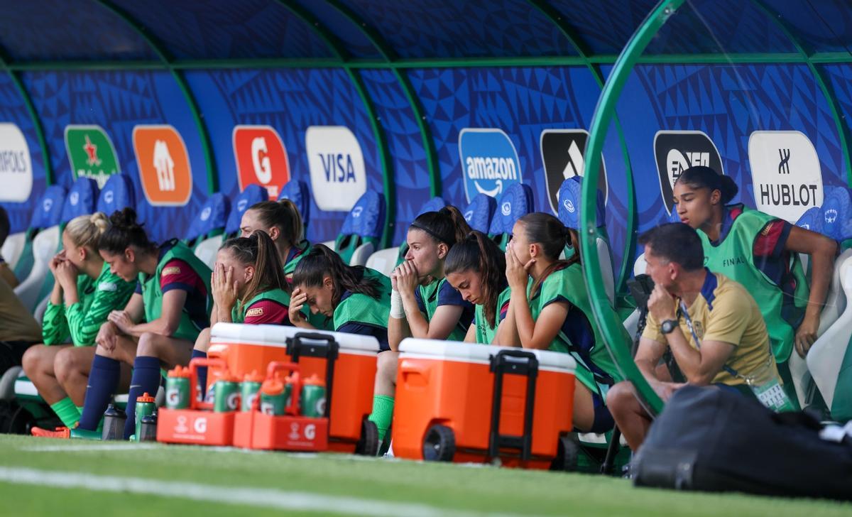 El banquillo del FC Barcelona en la recta final del Arsenal-Barça de la final de la Champions Femenina 2024/25