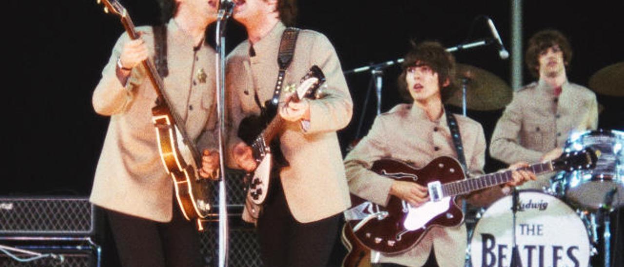 The Beatles, en el Shea Stadium, de Nueva York, en agosto de 1965.