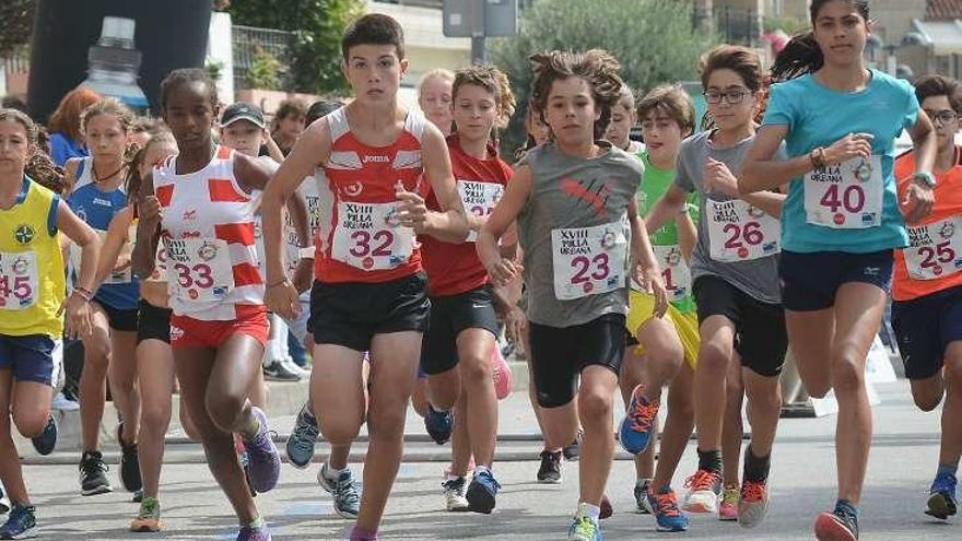 Una de las salidas infantiles en la Milla Urbana de ayer. // R. Vázquez