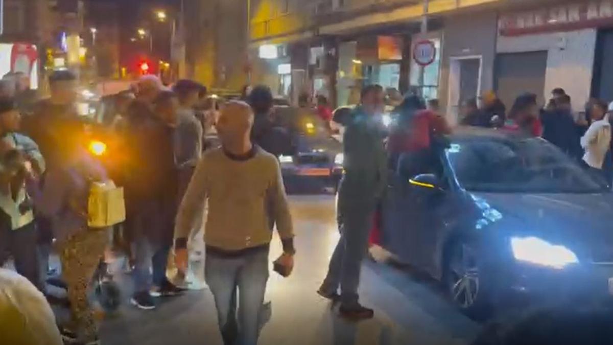 Los aficionados marroquíes llenan las calles de Murcia