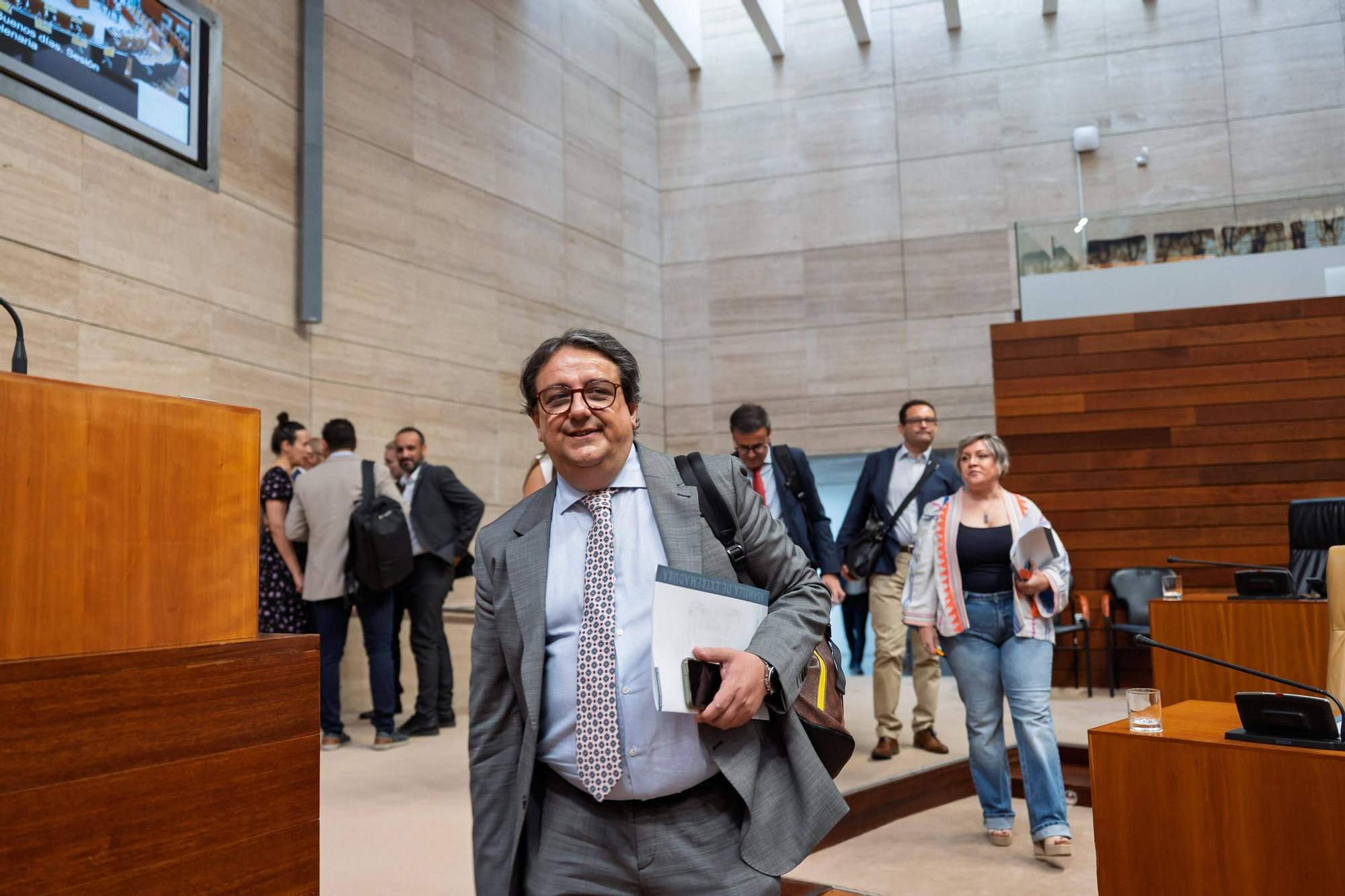 Fotogalería | Las imágenes del pleno en la Asamblea de Extremadura
