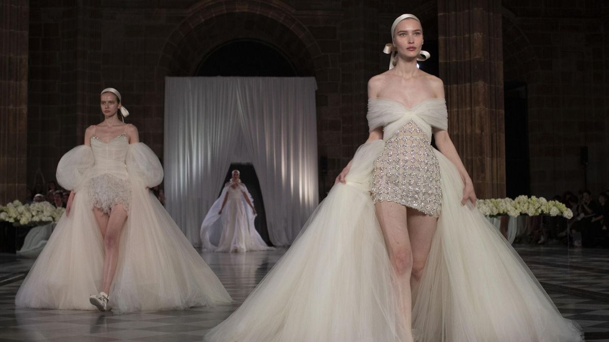 Desfile nupcial del diseñador Giambattista Valli, director creativo de la firma de alta costura que lleva su nombre, en la pasada edición BBFW.