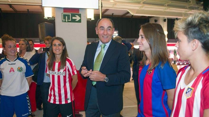 El fútbol femenino, seis años más con Iberdrola