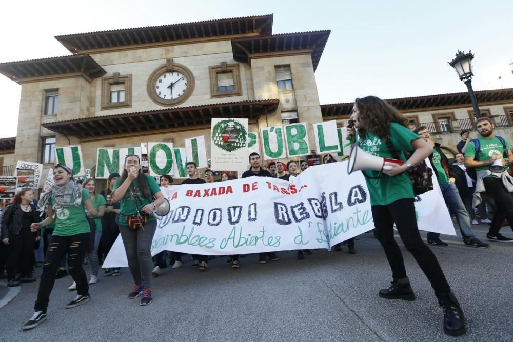 Manifestación contra la LOMCE en Oviedo