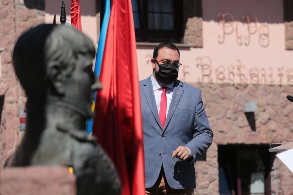 Homenaje al general Rafael del Riego en Tuña (Tineo).