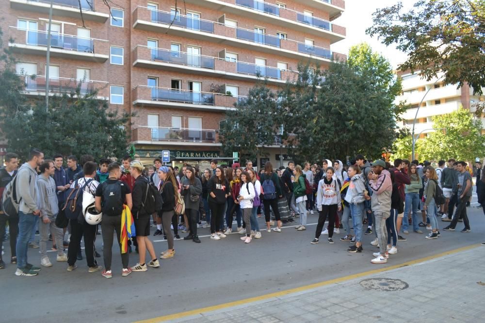 Els estudiants buiden les aules i tornen a tallar el trànsit a Manresa