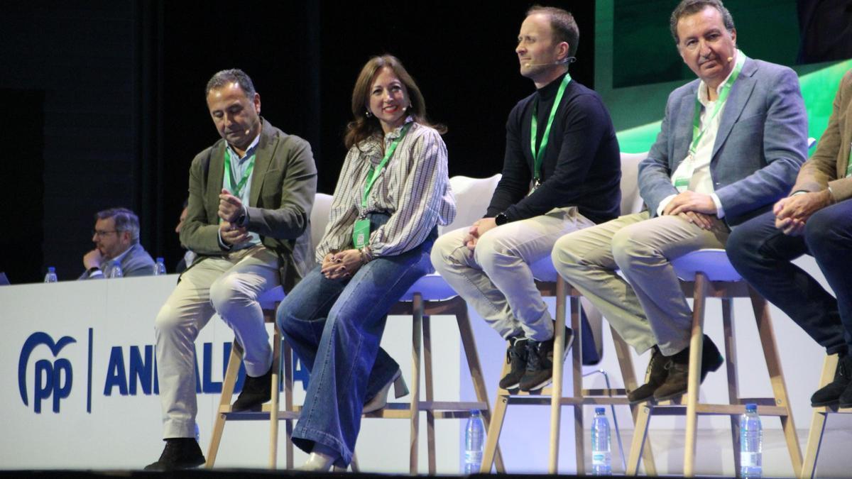 La presidenta del PP de Málaga, Patricia Navarro, durante su intervención en el Congreso Regional.