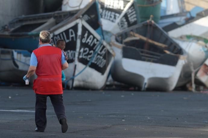 Mogán. Llegada patera Arguineguín.  | 18/12/2019 | Fotógrafo: José Carlos Guerra