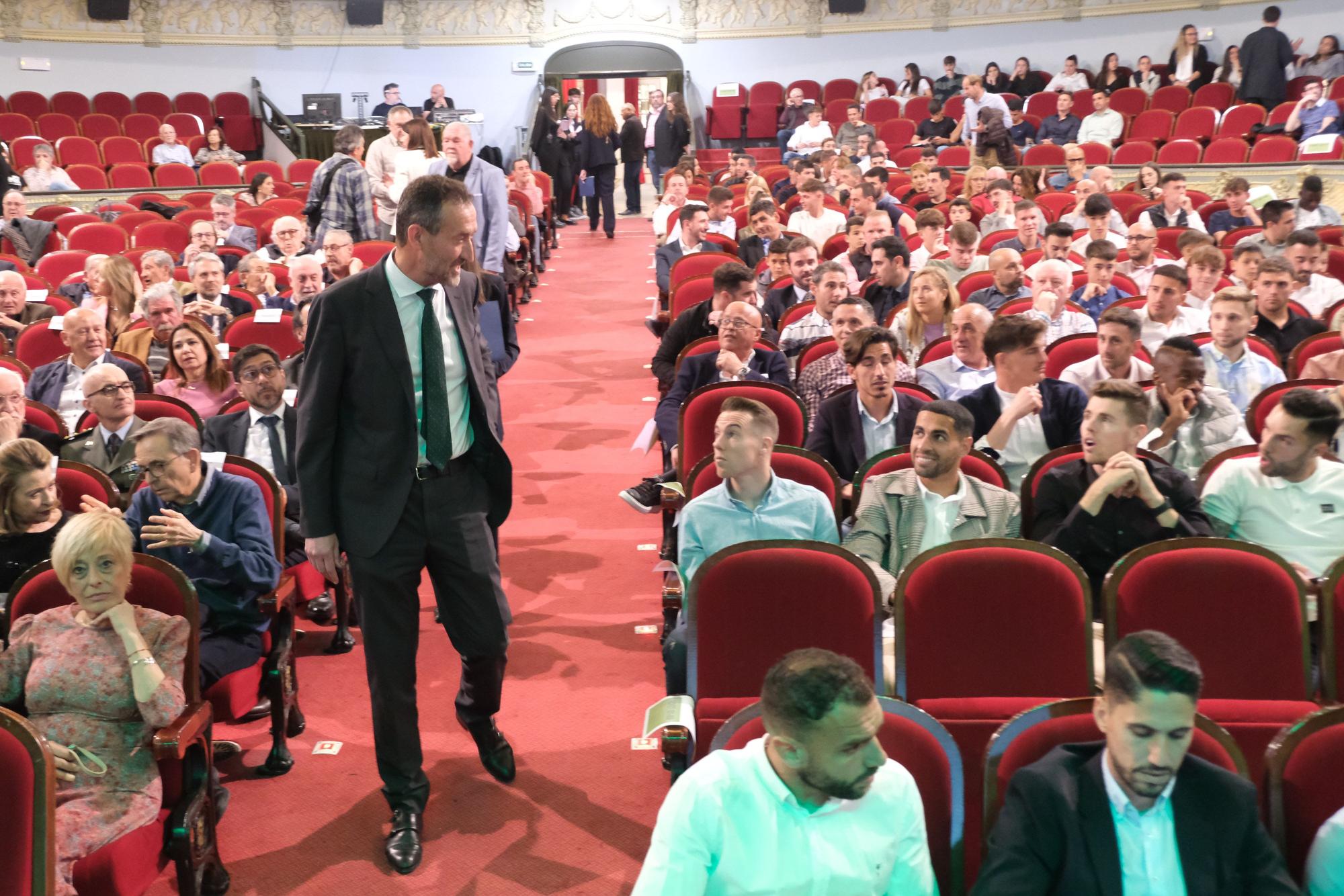 El Elche C.F recibe la Medalla de Oro de la Ciudad