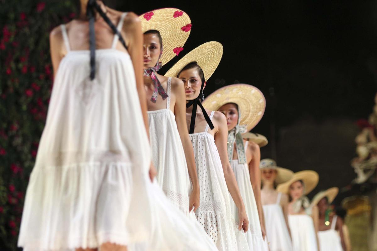 Todas las fotos de la pasarela Adlib en el Recinto Ferial de Ibiza Todas las fotos de la pasarela Adlib en el Recinto Ferial de Ibiza