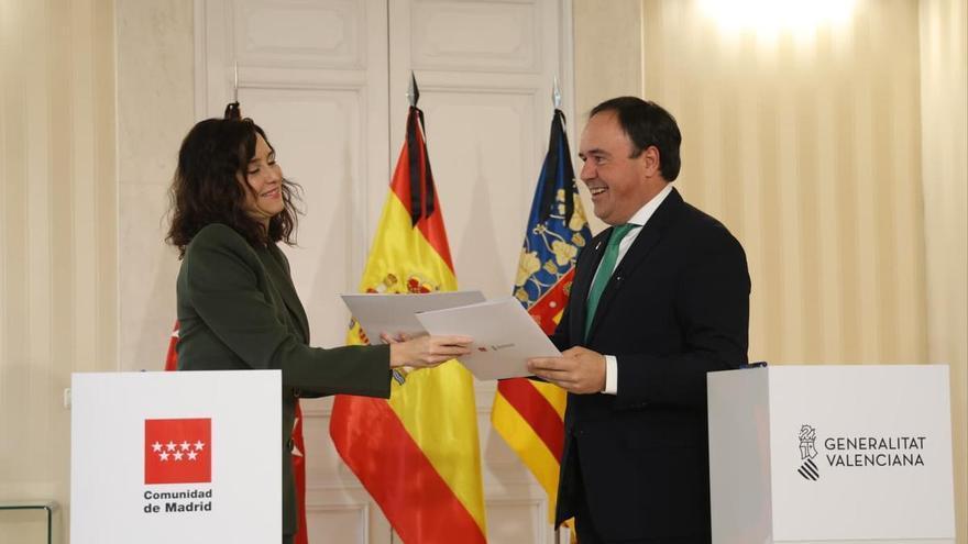 El panxacontent i “los vigilantes de la playa”