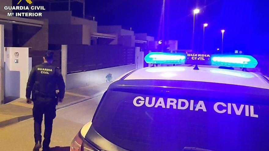 Dos detenidos por robar en viviendas de la Marina Baixa