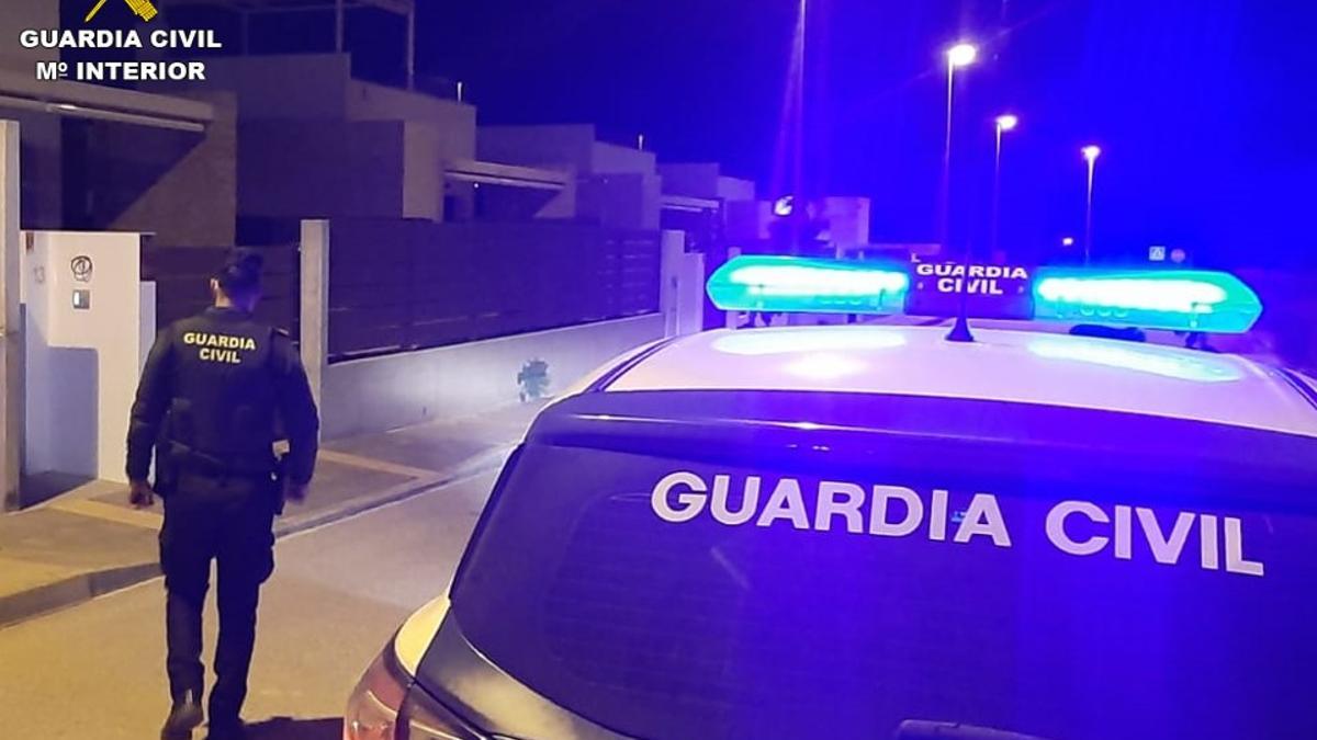 Dos detenidos en la Marina Baixa por robos con fuerza.