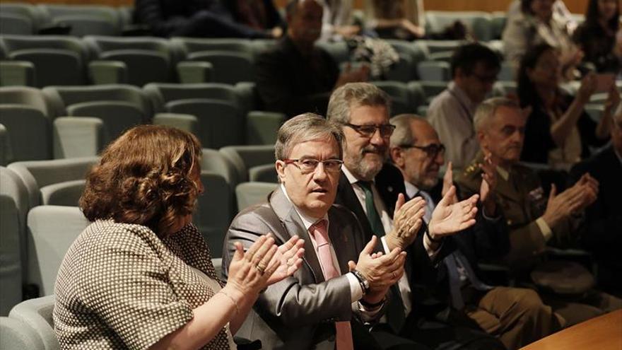 Ángel Dolado se convierte en el cuarto Justicia de la democracia