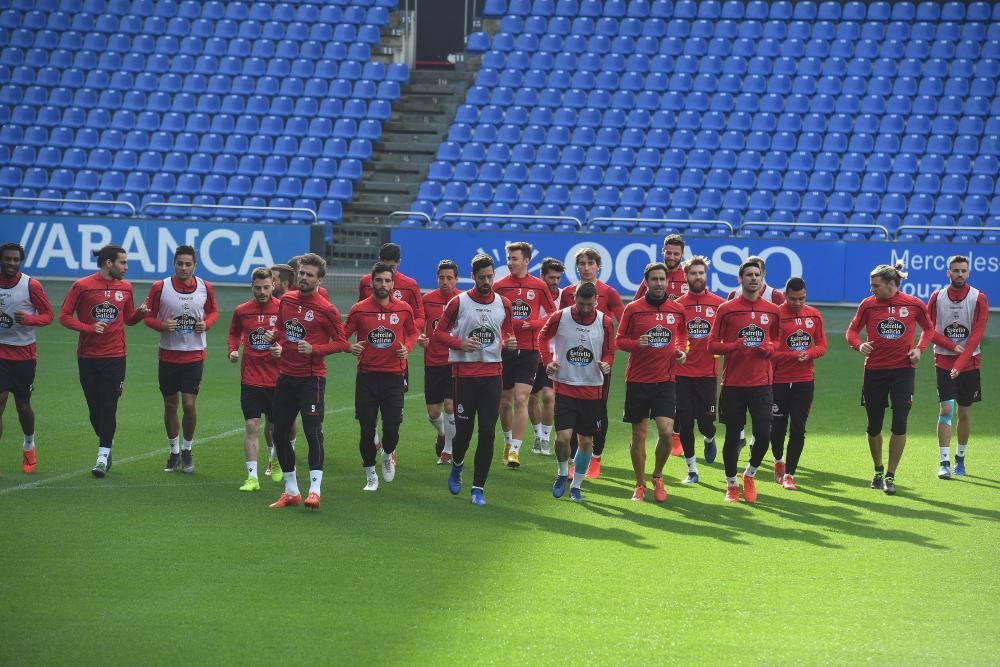 El Dépor entrena en Riazor a puerta cerrada