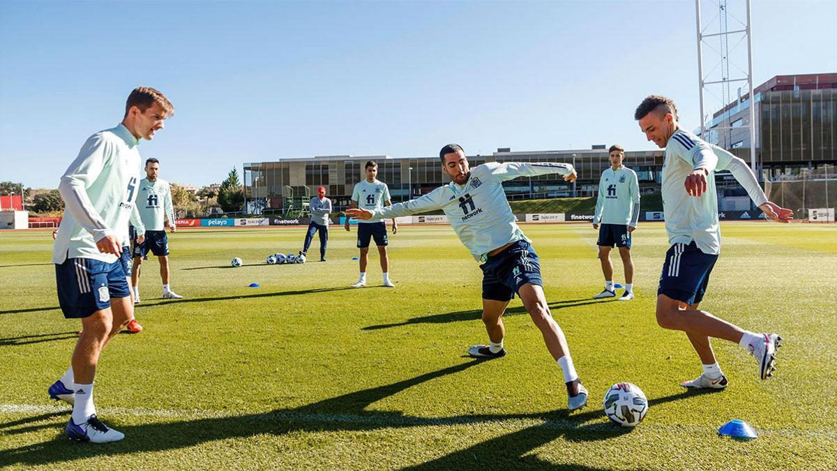 El entrenamiento de la selección española de fútbol antes de viajar a Kiev
