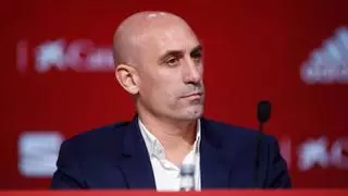 La FIFA inhabilita a Luis Rubiales durante tres años "para el ejercicio de actividades relacionadas con el fútbol"