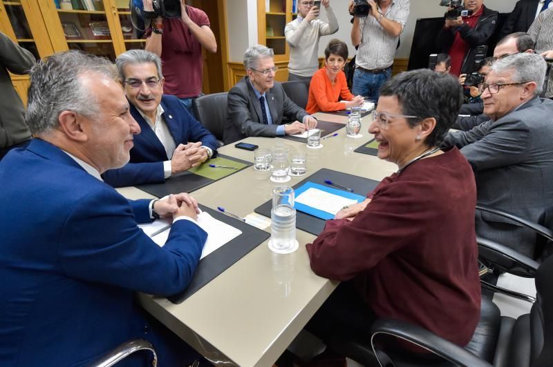 25-01-2020 LAS PALMAS DE GRAN CANARIA. Angel Víctor Torres, presidente de Canarias, recibe a la ministra de Asuntos Exteriores, Unión Europea y Cooperación, Aránzazu González Kaya  | 25/01/2020 | Fotógrafo: Andrés Cruz