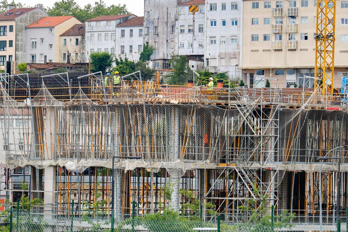 Obras de construcción de un edificio en Santiago