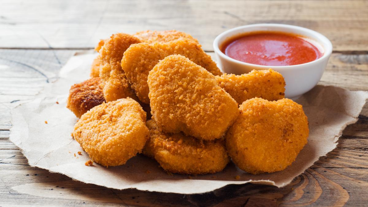 Cómo hacer nuggets de pollo de una manera sencilla.