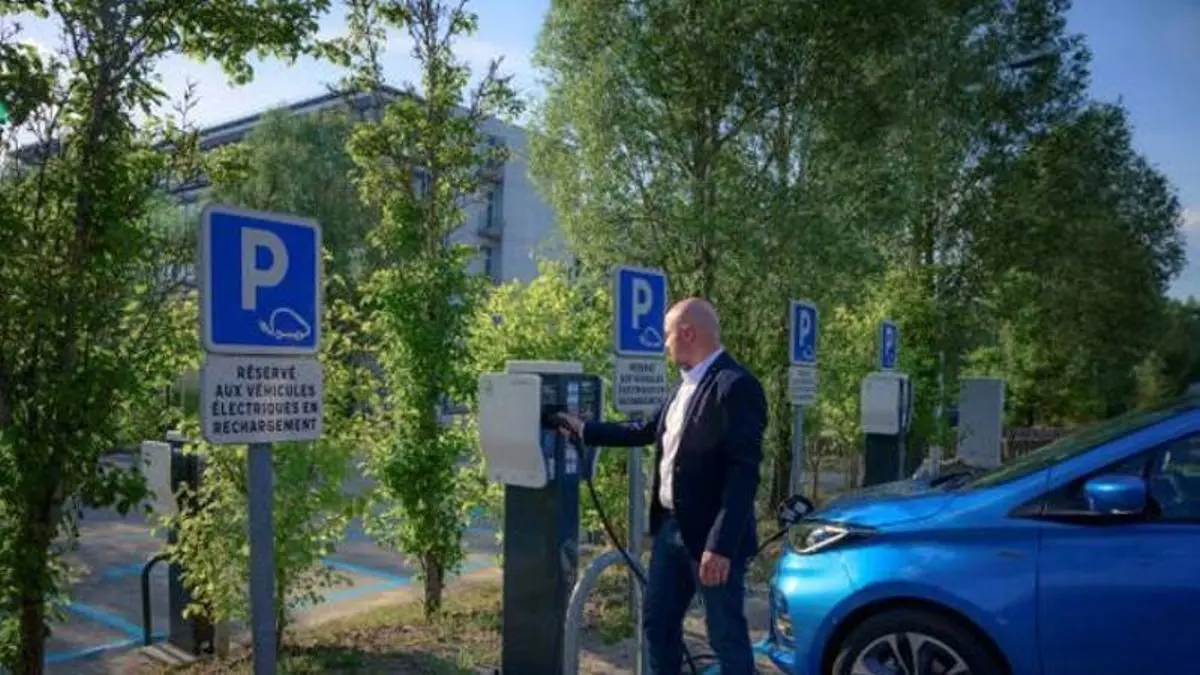 ¿Cuánto tiempo están dispuestos a emplear los conductores españoles en la recarga de un coche eléctrico?