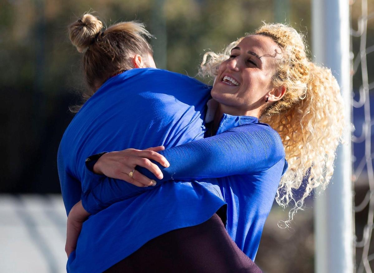 Kheira Hamraoui, en la derecha de la imagen.