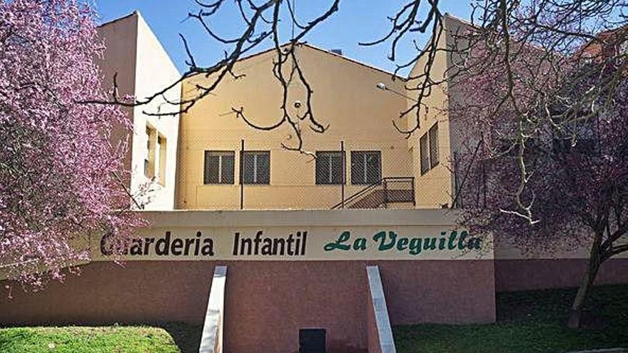 Fachada de la Guardería Infantil &quot;La Veguilla&quot;.