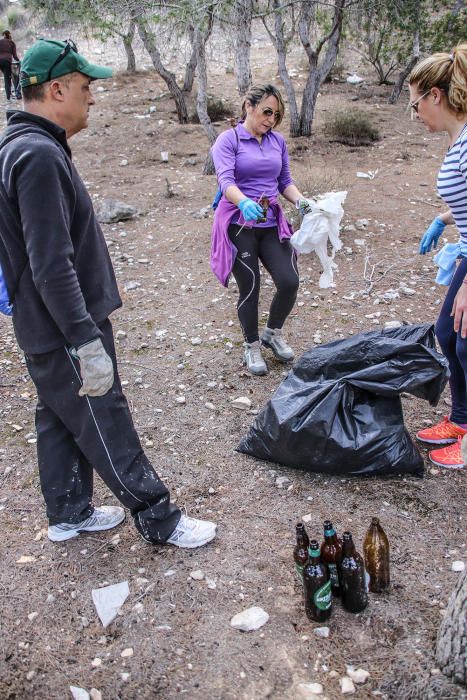 Voluntarios recogen 10 toneladas de basura de la s