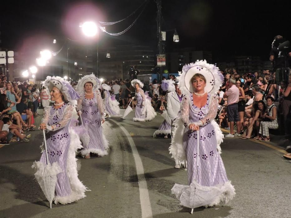 La bahía de Águilas se transforma en un gran teatro en su Carnaval de verano