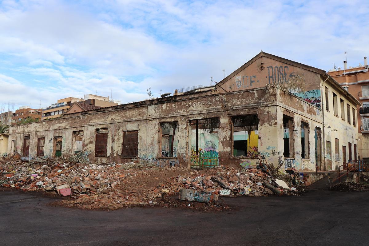 Así van las obras del antiguo Economato de AHM en Sagunt