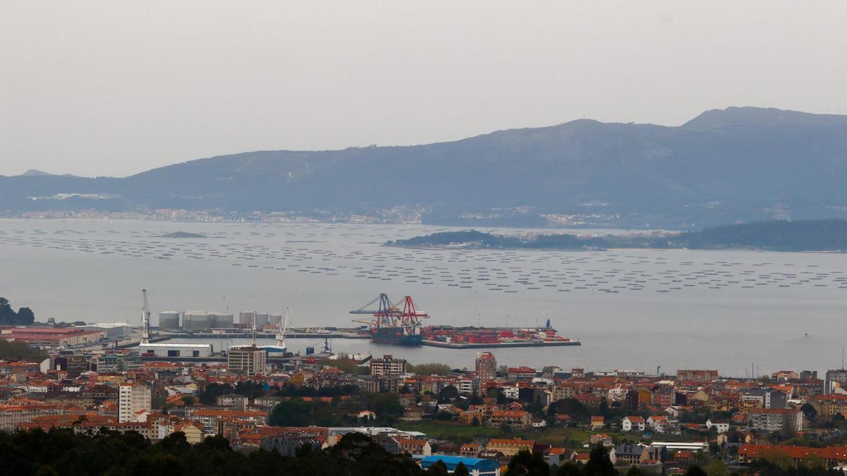 Vista del Puerto de Vilagarcía desde Xiabre.