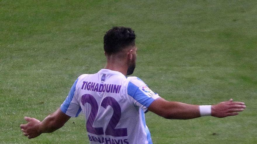 Tighadouini, celebrando su gol.