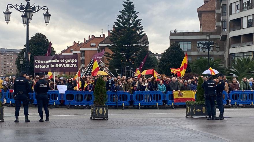 Así fueron las protestas contra el Gobierno a la llegada del AVE a Oviedo