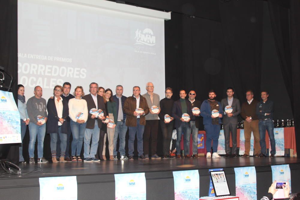 Santa Pola entrega los premios a los corredores locales en una gala festiva.