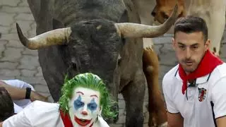 Mucho peligro con los toros de Escolar en el quinto encierro de los Sanfermines