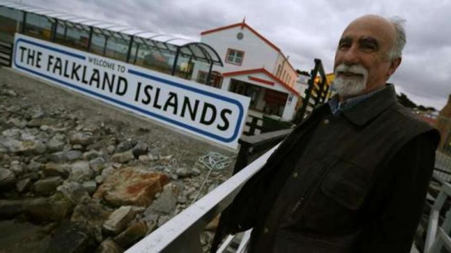 Antonio Cordeiro, en Port Stanley, en las Malvinas, donde reside desde hace 25 años.  // J. Lizón