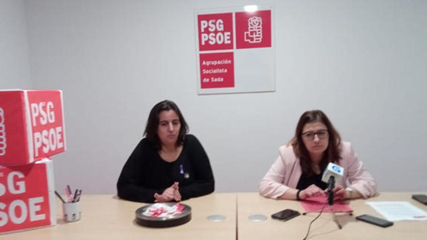 María Pardo y Raquel Bolaño (PSOE), hoy en Sada.