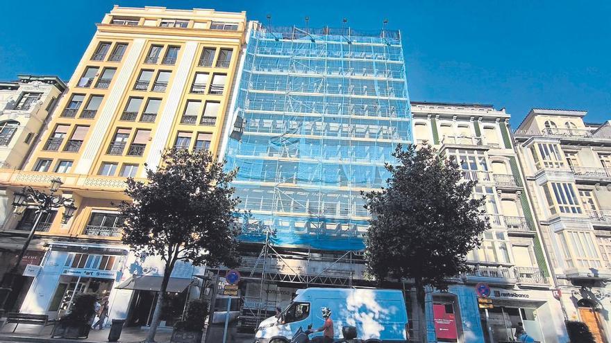 El edificio de Comamsa en la calle Uría de Oviedo, valorado en 15 millones, sale a subasta