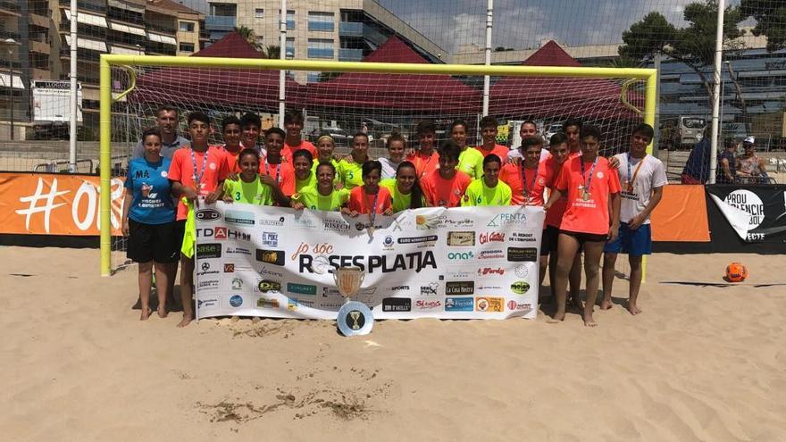 El Roses Platja celebra el títol cadet i el segon lloc juvenil i sènior femení